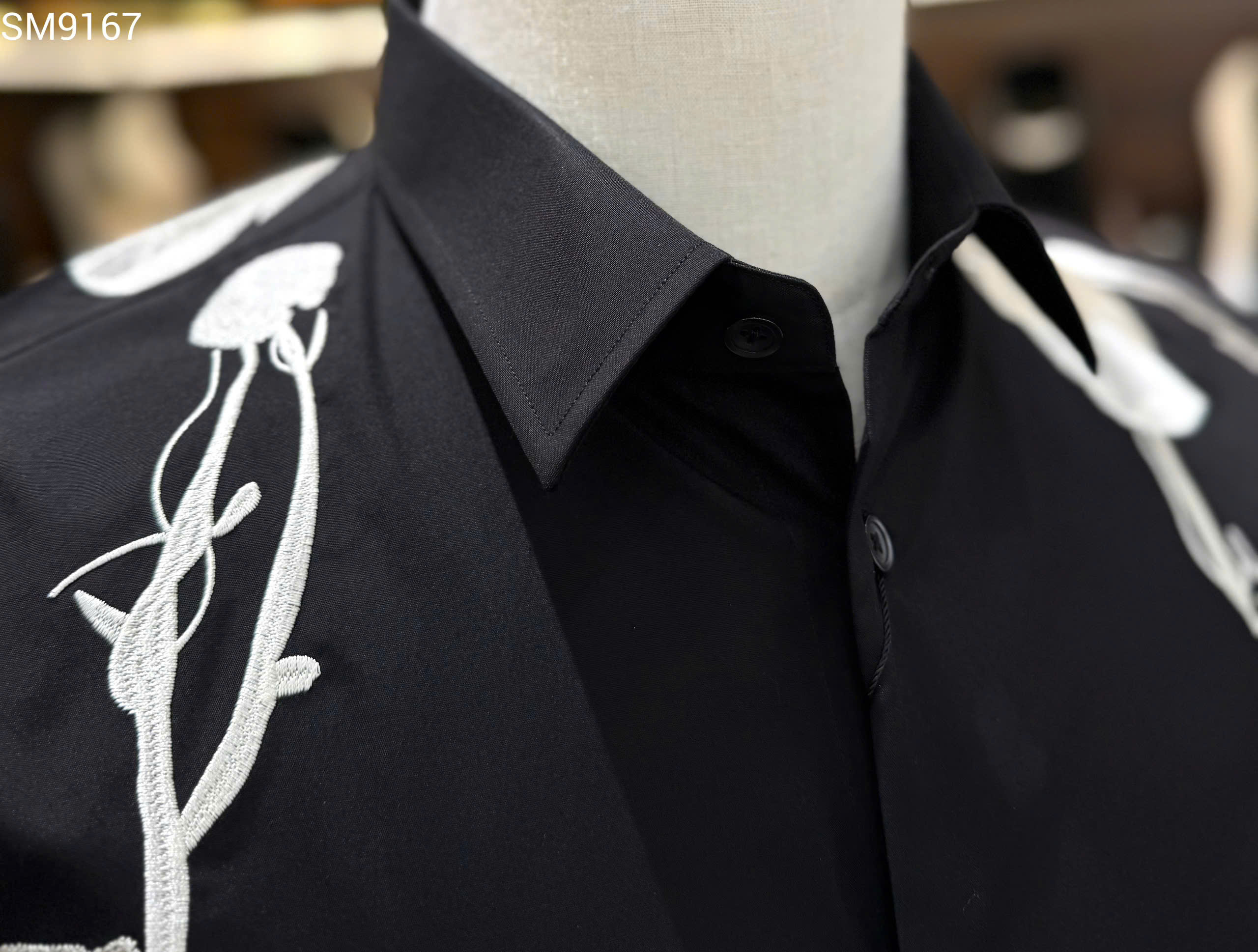 Áo sơ mi dài tay McQueen MCQ Đen thêu hoa Trắng vai Like Auth on web MK